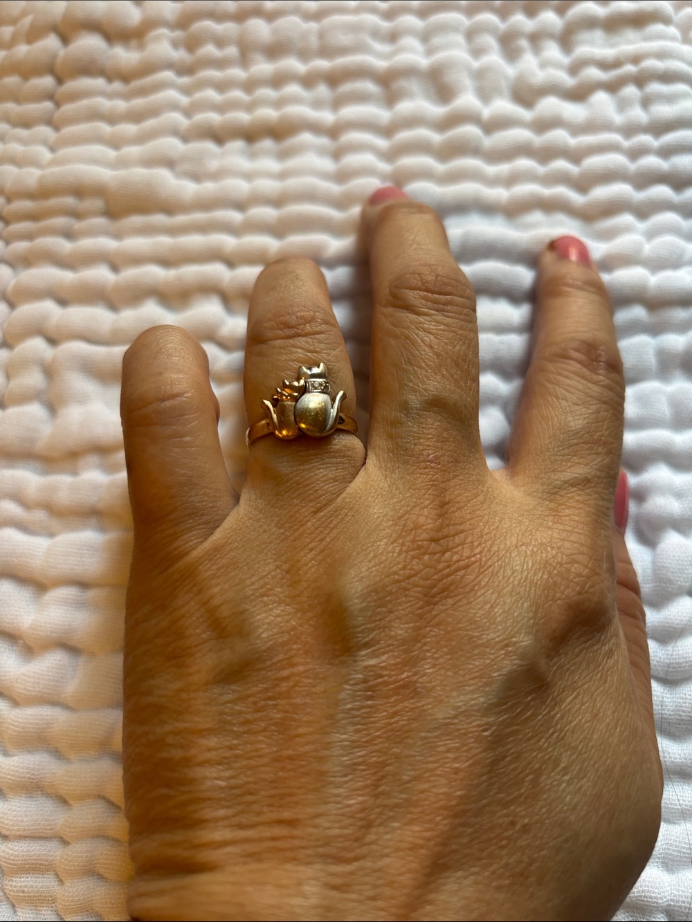 14k Tri-color (rose, yellow and white)with diamonds featuring 2 kitten lady ring